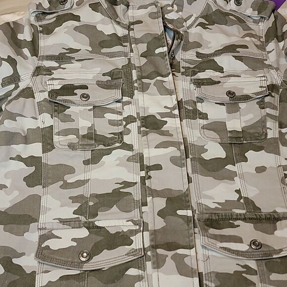 Kenzie Green Faded Camouflage Jacket - Picture 6 of 16